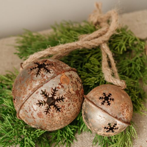 Roestige Kerst Bellen 2 Metalen kerstbelletjes roest