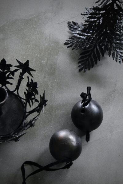 Een Vintage Kerst: Ideeën voor een Landelijke & Sobere Kerstdecoratie 6 Kerstbal Gun Metal