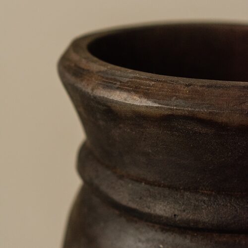 Nepalese houten kruik zwart