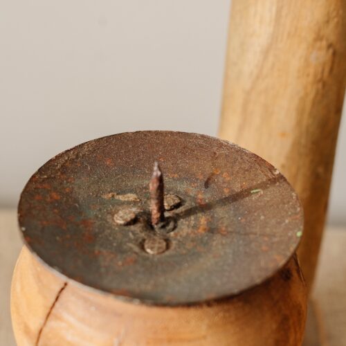 Oude houten baluster kandelaar set