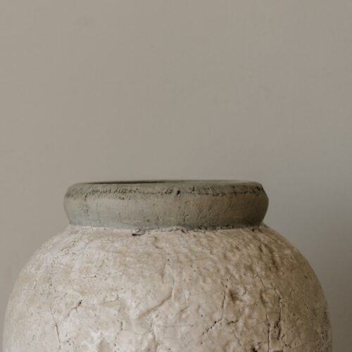 Witte keramische vaas